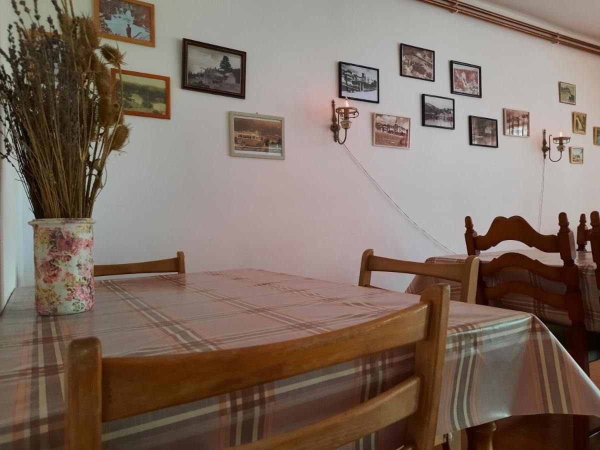Lazy Bear Hotel เยแซร์ตเซ ภายนอก รูปภาพ