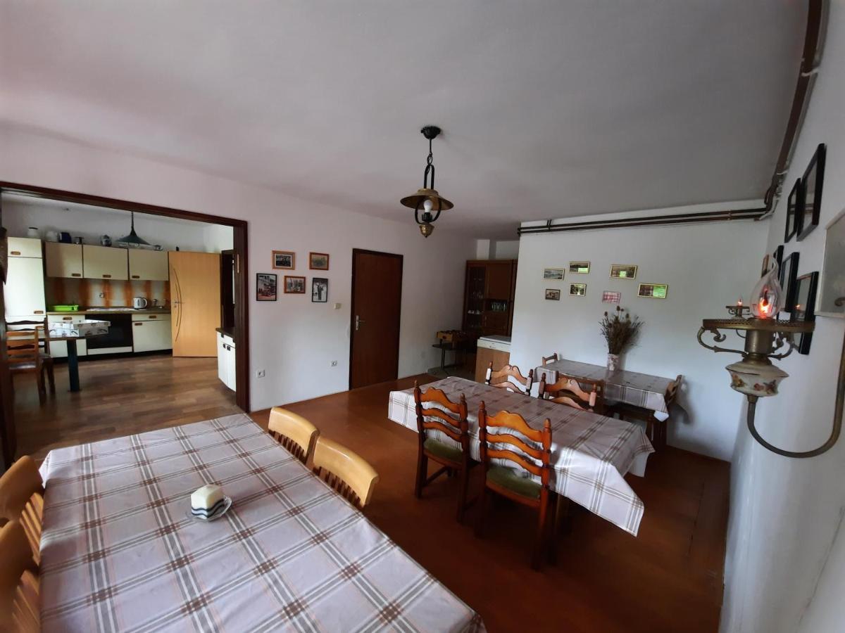 Lazy Bear Hotel เยแซร์ตเซ ภายนอก รูปภาพ