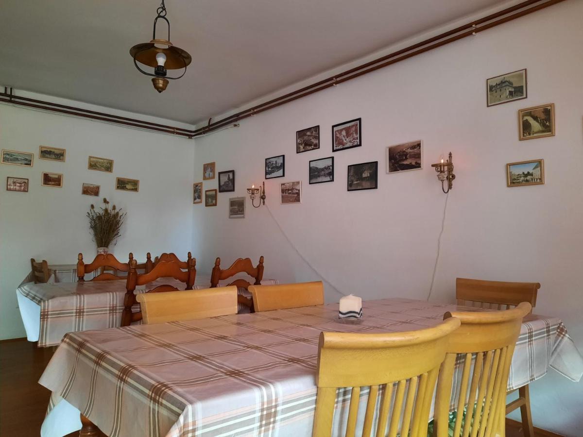 Lazy Bear Hotel เยแซร์ตเซ ภายนอก รูปภาพ