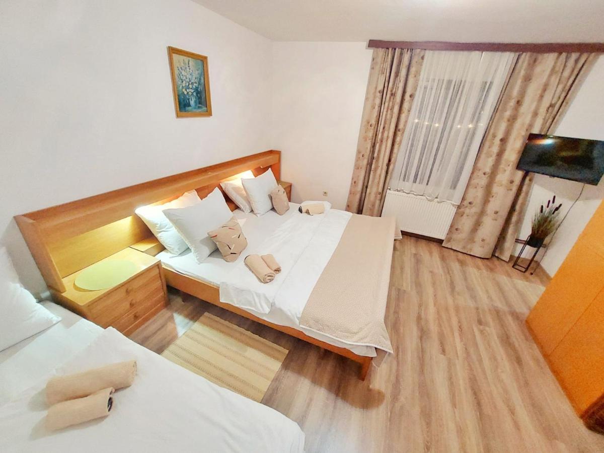 Lazy Bear Hotel เยแซร์ตเซ ภายนอก รูปภาพ